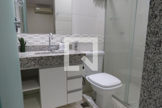 Banheiro da Suíte de apartamento para alugar com 2 quartos, 62m² em Setor Bueno, Goiânia