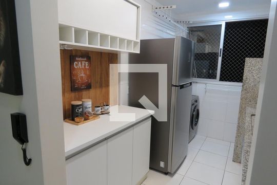Cozinha de apartamento para alugar com 2 quartos, 62m² em Setor Bueno, Goiânia