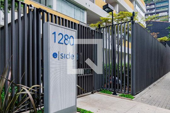 Fachada de kitnet/studio para alugar com 1 quarto, 25m² em Vila Madalena, São Paulo