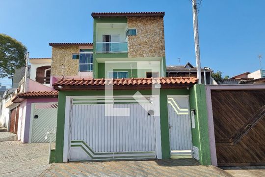 Fachada de casa à venda com 3 quartos, 243m² em Vila Scarpelli, Santo André