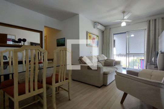 Sala de apartamento à venda com 2 quartos, 57m² em Freguesia , Rio de Janeiro