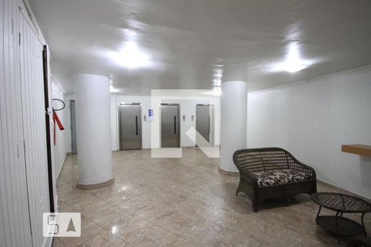 Hall de entrada de apartamento à venda com 3 quartos, 73m² em Sé, São Paulo