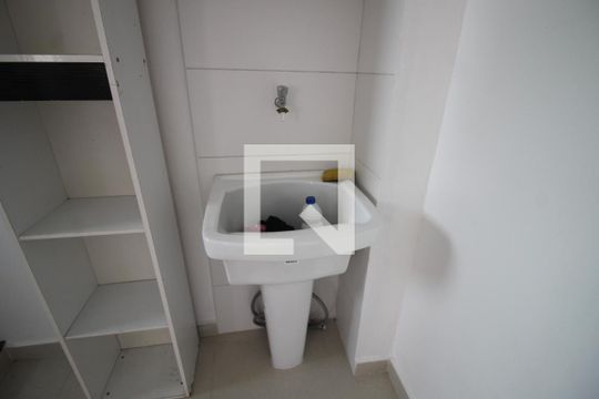 Área de Serviço de kitnet/studio para alugar com 1 quarto, 15m² em Vila Canero, São Paulo