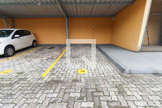 Garagem de apartamento à venda com 2 quartos, 58m² em Sítio Cercado, Curitiba