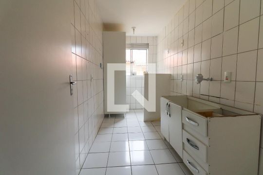 Apartamento à venda com 2 quartos, 58m² em Sítio Cercado, Curitiba