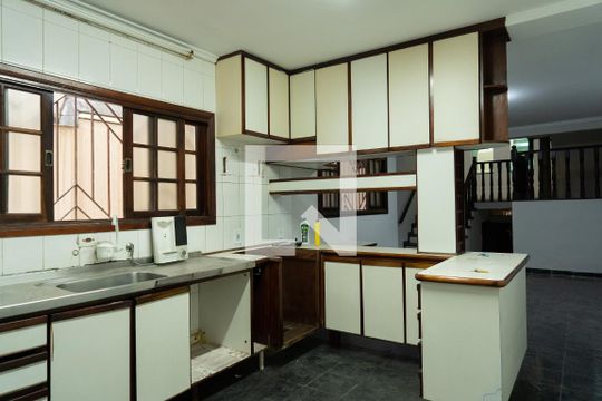 Cozinha de casa à venda com 3 quartos, 353m² em Vila Humaita, Santo André
