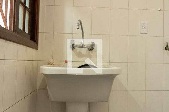 Área de Serviço de casa à venda com 3 quartos, 353m² em Vila Humaita, Santo André