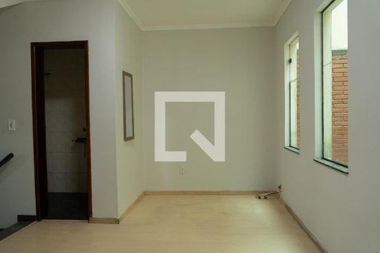Casa à venda com 3 quartos, 353m² em Vila Humaita, Santo André