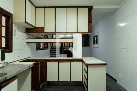 Cozinha de casa à venda com 3 quartos, 353m² em Vila Humaita, Santo André