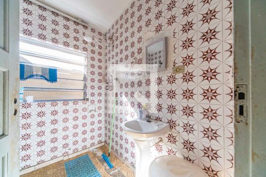 Banheiro 1  de casa à venda com 5 quartos, 150m² em Cidade São Jorge, Santo André