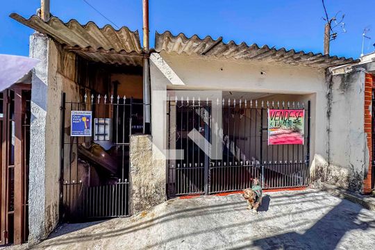 Fachada de casa à venda com 5 quartos, 150m² em Cidade São Jorge, Santo André