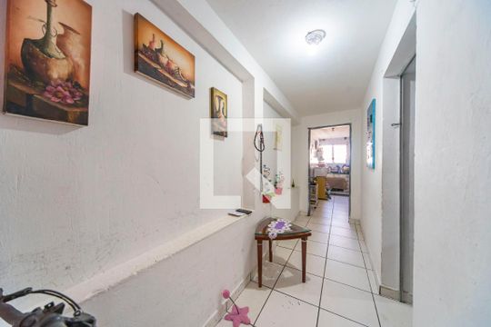 Corredor interno de casa à venda com 5 quartos, 150m² em Cidade São Jorge, Santo André