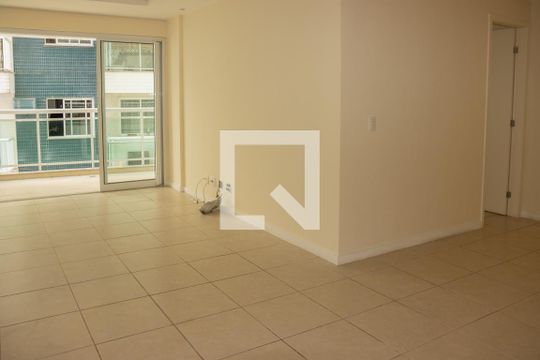 Sala de apartamento à venda com 2 quartos, 80m² em Vital Brasil, Niterói