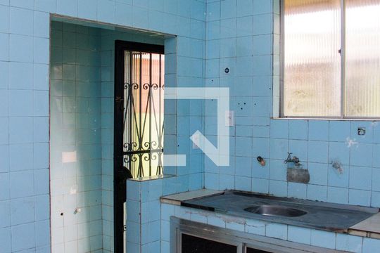 Cozinha de casa de condomínio para alugar com 2 quartos, 100m² em Cascadura, Rio de Janeiro