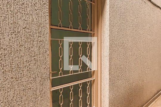 Entrada de casa para alugar com 2 quartos, 100m² em Jardim Adriana, Guarulhos