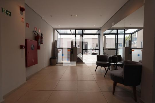 Hall de entrada de apartamento à venda com 2 quartos, 41m² em Vila São João, Guarulhos