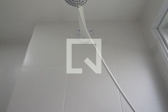 Banheiro de apartamento para alugar com 2 quartos, 52m² em Parque Morumbi, Votorantim