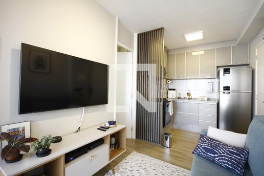 Apartamento para alugar com 1 quarto, 35m² em Cambuci, São Paulo
