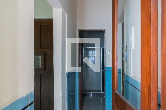 Corredor de apartamento à venda com 2 quartos, 74m² em Brás de Pina, Rio de Janeiro