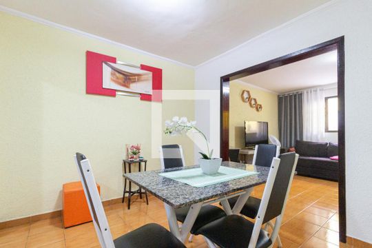 Sala de jantar de casa à venda com 2 quartos, 140m² em Veloso, Osasco