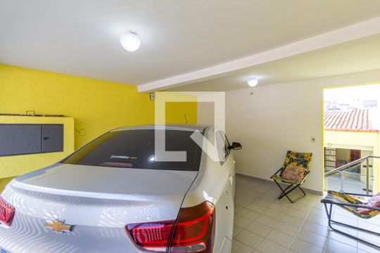 Garagem de casa à venda com 2 quartos, 140m² em Veloso, Osasco