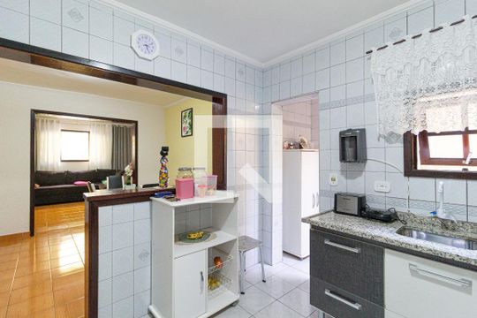 Cozinha de casa à venda com 2 quartos, 140m² em Veloso, Osasco