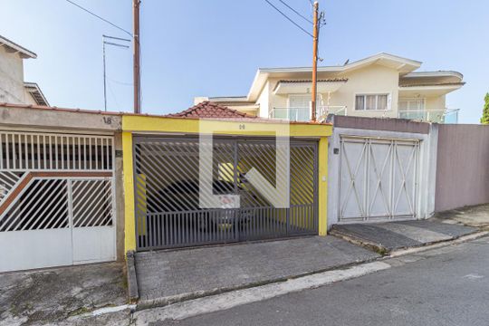 Fachada de casa à venda com 2 quartos, 140m² em Veloso, Osasco