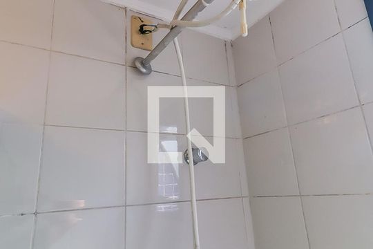 Banheiro de apartamento à venda com 1 quarto, 50m² em Vila Suzana, São Paulo