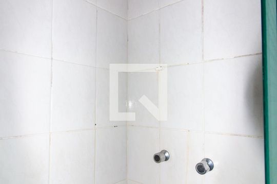 Banheiro de apartamento para alugar com 0 quarto, 25m² em Vila Canero, São Paulo