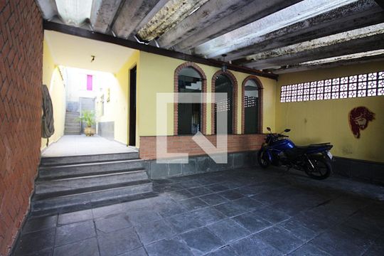 Garagem de casa à venda com 3 quartos, 193m² em Ferrazópolis, São Bernardo do Campo