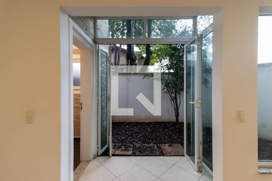Sala de casa à venda com 4 quartos, 258m² em Indianópolis, São Paulo