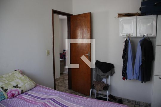 Quarto 2 de apartamento para alugar com 2 quartos, 56m² em Gravatas, Uberlândia