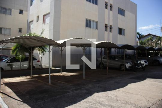 Fachada de apartamento para alugar com 2 quartos, 56m² em Gravatas, Uberlândia