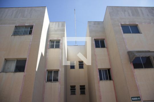 Fachada do bloco de apartamento para alugar com 2 quartos, 56m² em Gravatas, Uberlândia