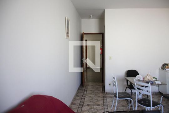 Sala de apartamento para alugar com 2 quartos, 56m² em Gravatas, Uberlândia