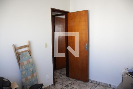 Quarto 1 de apartamento para alugar com 2 quartos, 56m² em Gravatas, Uberlândia