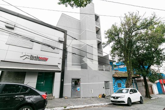 Fachada  de apartamento para alugar com 1 quarto, 32m² em Vila Esperança, São Paulo