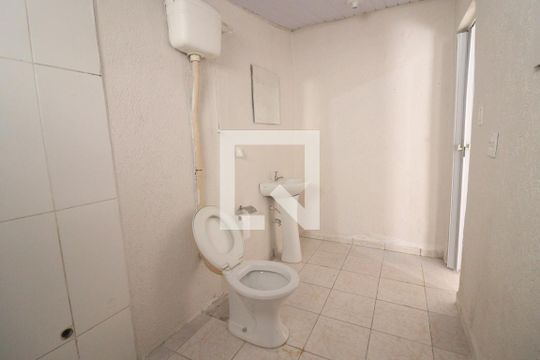 Banheiro  de casa para alugar com 1 quarto, 50m² em Vila Baruel, São Paulo