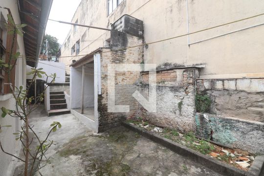 Quintal  de casa para alugar com 1 quarto, 50m² em Vila Baruel, São Paulo