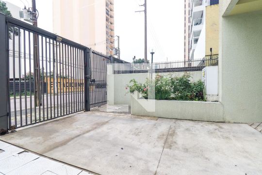 Área externa de apartamento para alugar com 1 quarto, 25m² em Cristo Rei, Curitiba