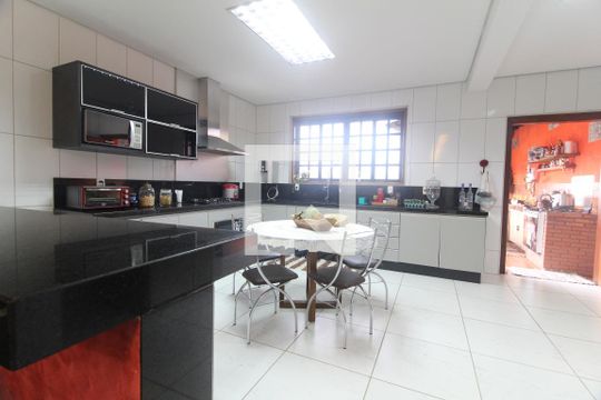 Cozinha de casa à venda com 6 quartos, 500m² em Trevo, Belo Horizonte