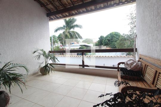Varanda de casa à venda com 6 quartos, 500m² em Trevo, Belo Horizonte