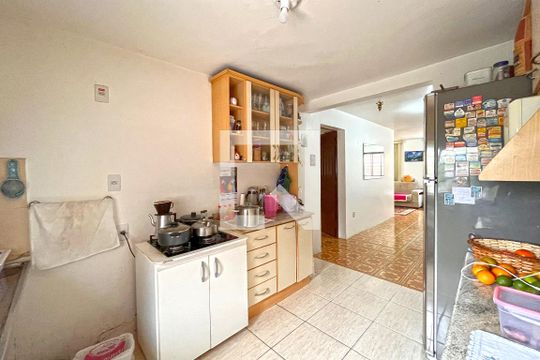 Cozinha de casa à venda com 3 quartos, 330m² em Partenon, Porto Alegre