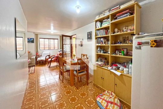 Sala Dois Ambientes de casa à venda com 3 quartos, 330m² em Partenon, Porto Alegre