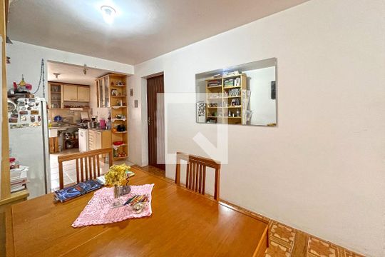 Sala Dois Ambientes de casa à venda com 3 quartos, 330m² em Partenon, Porto Alegre