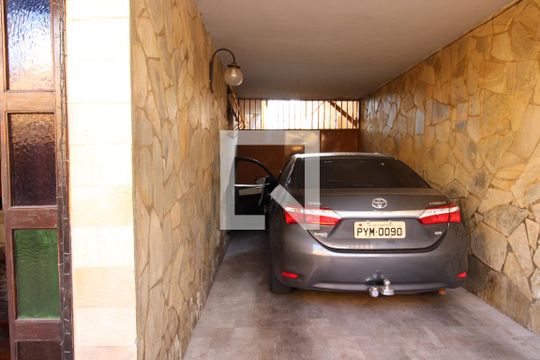 Garagem de casa à venda com 4 quartos, 332m² em Salgado Filho, Belo Horizonte
