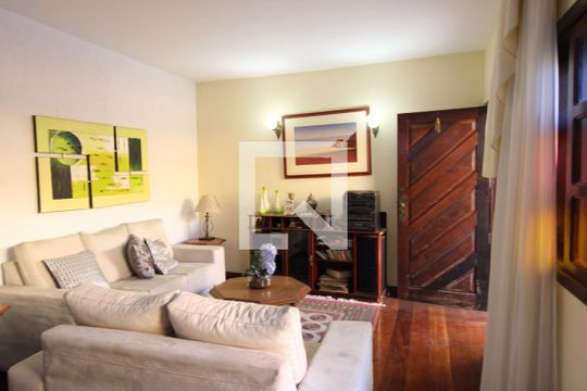 Casa à venda com 4 quartos, 332m² em Salgado Filho, Belo Horizonte