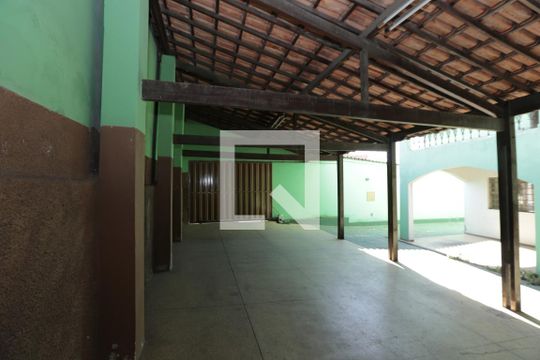 Garagem de casa à venda com 4 quartos, 577m² em Glória, Contagem