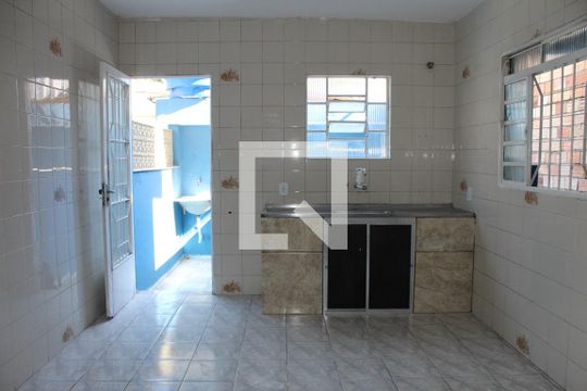 Cozinha de casa para alugar com 1 quarto, 100m² em Cidade Líder, São Paulo