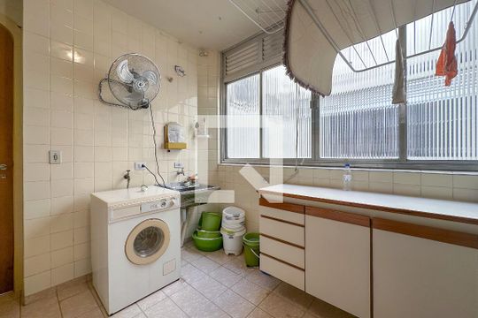 Área de Serviço de apartamento para alugar com 3 quartos, 190m² em Balneario Guarujá, Guarujá